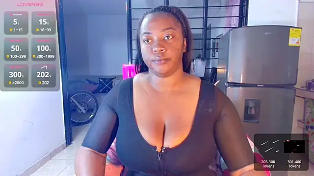 Snapshot of CiaraEbony chatting on 02/28/25, 10:20 CiaraEbony online show from 02/28/25, 10:20
