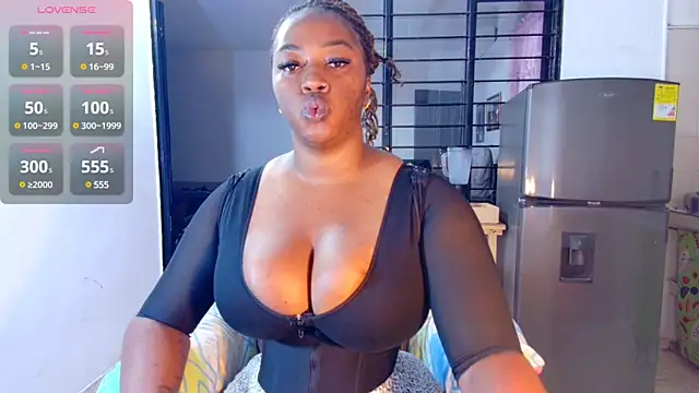 Snapshot of CiaraEbony chatting on 03/22/25, 09:34 CiaraEbony online show from 03/22/25, 09:34