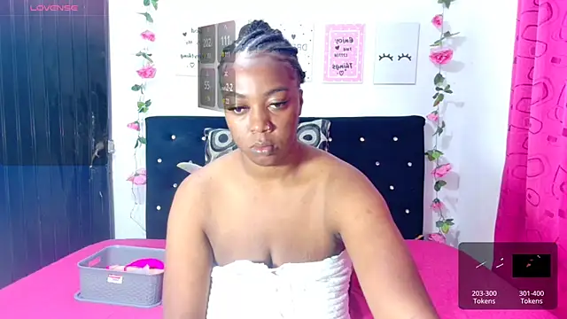 Snapshot of CiaraEbony chatting on 10/01/25, 09:04 CiaraEbony online show from 10/01/25, 09:04