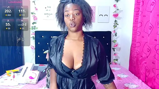 Snapshot of CiaraEbony chatting on 10/11/25, 01:05 CiaraEbony online show from 10/11/25, 01:05