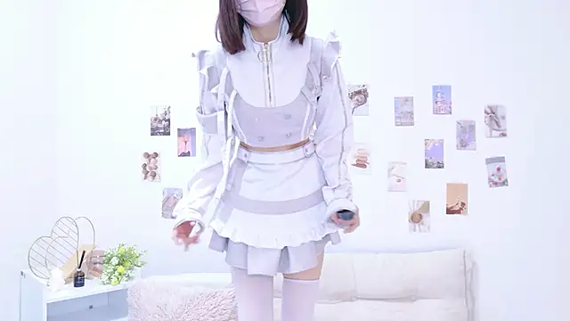 Snapshot of x-naru-x chatting on 10/02/25, 02:13 x-naru-x online show from 10/02/25, 02:13