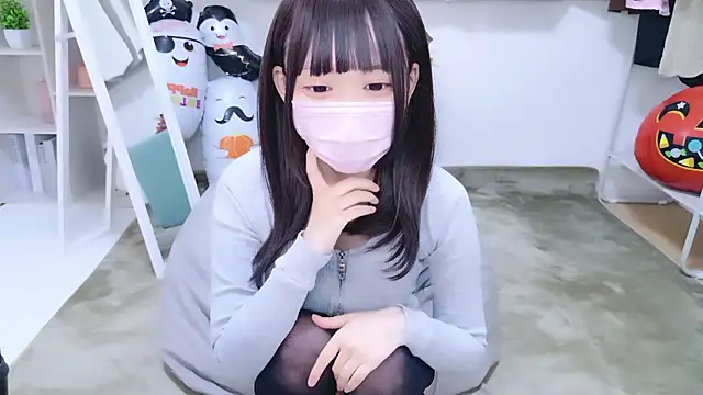 Snapshot of x-naru-x chatting on 10/28/25, 02:09 x-naru-x online show from 10/28/25, 02:09