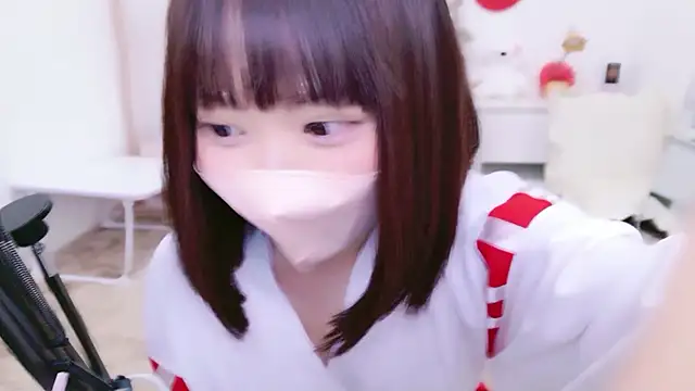 Snapshot of x-naru-x chatting on 01/19/26, 02:21 x-naru-x online show from 01/19/26, 02:21