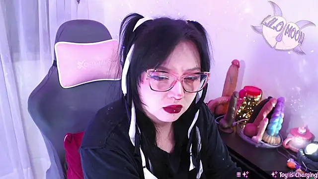 Snapshot of LiloMoon69 chatting on 05/01/26, 12:48 LiloMoon69 online show from 05/01/26, 12:48