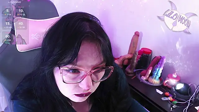 Snapshot of LiloMoon69 chatting on 05/02/26, 03:22 LiloMoon69 online show from 05/02/26, 03:22