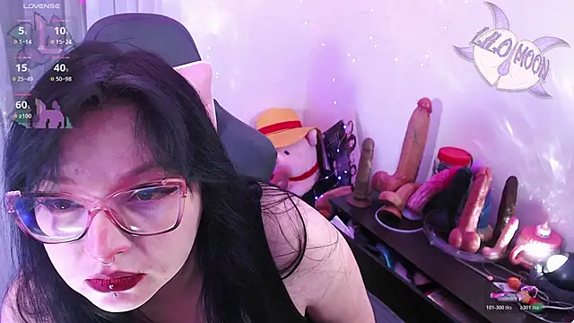 Snapshot of LiloMoon69 chatting on 05/05/26, 02:52 LiloMoon69 online show from 05/05/26, 02:52