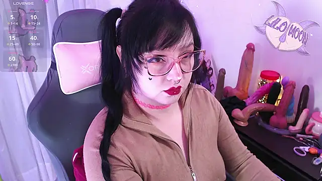 Snapshot of LiloMoon69 chatting on 05/07/26, 03:34 LiloMoon69 online show from 05/07/26, 03:34