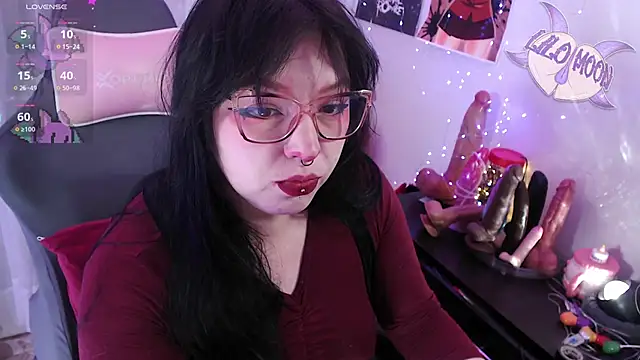 Snapshot of LiloMoon69 chatting on 05/24/26, 11:43 LiloMoon69 online show from 05/24/26, 11:43