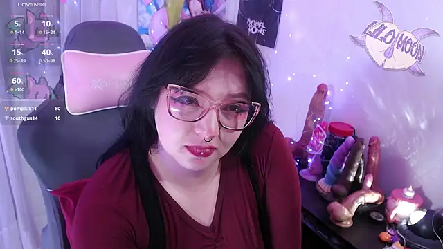 Snapshot of LiloMoon69 chatting on 05/25/26, 11:49 LiloMoon69 online show from 05/25/26, 11:49
