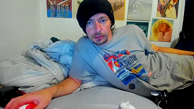 Snapshot of cloudyystar666 chatting on 11/30/25, 01:48 cloudyystar666 online show from 11/30/25, 01:48