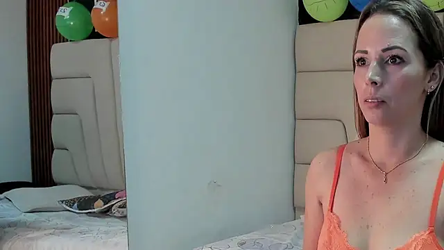 Snapshot of Milf_meli chatting on 03/07/25, 07:05 Milf meli online show from 03/07/25, 07:05