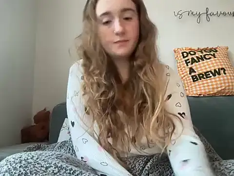 Snapshot of lilsbabyxo chatting on 10/25/25, 07:05 lilsbabyxo online show from 10/25/25, 07:05