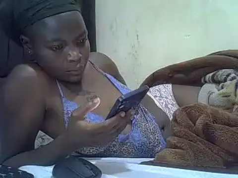 pretty vivy online show from 03/18/25, 05:41