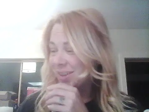 Snapshot of burrkitty chatting on 10/13/25, 07:30 burrkitty online show from 10/13/25, 07:30