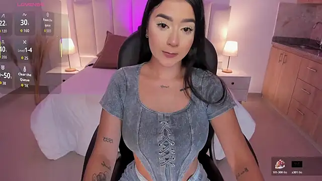 amelie jhons online show from 11/07/25, 08:31