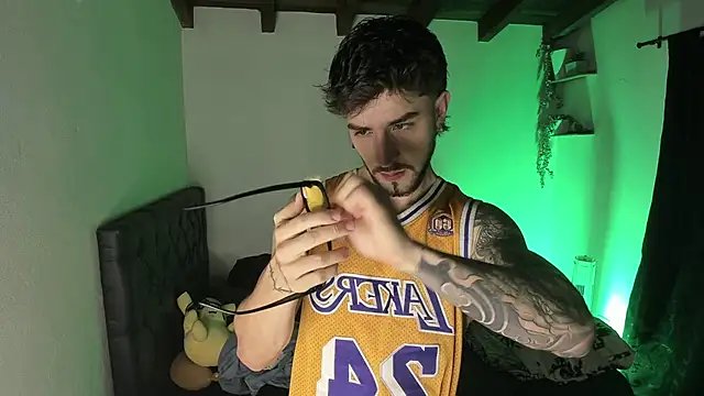 Valentino Xander online show from 03/22/25, 01:54