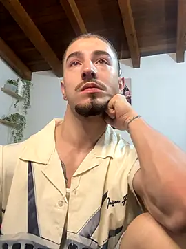 Valentino Xander online show from 11/14/25, 12:20