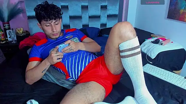 Snapshot of Piggy_Eddy chatting on 01/07/25, 01:49 Piggy Eddy online show from 01/07/25, 01:49