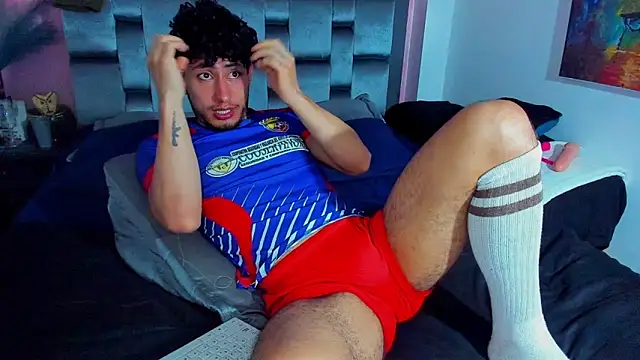 Snapshot of Piggy_Eddy chatting on 02/03/25, 01:08 Piggy Eddy online show from 02/03/25, 01:08