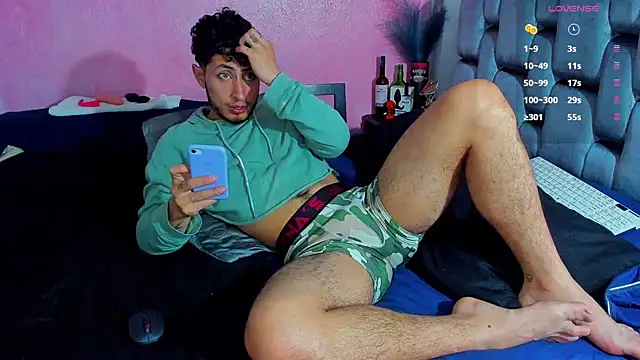 Snapshot of Piggy_Eddy chatting on 02/19/25, 12:46 Piggy Eddy online show from 02/19/25, 12:46