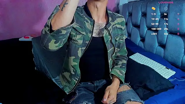 Snapshot of Piggy_Eddy chatting on 02/24/25, 01:46 Piggy Eddy online show from 02/24/25, 01:46