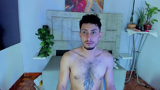 Snapshot of Piggy_Eddy chatting on 10/17/25, 08:11 Piggy Eddy online show from 10/17/25, 08:11