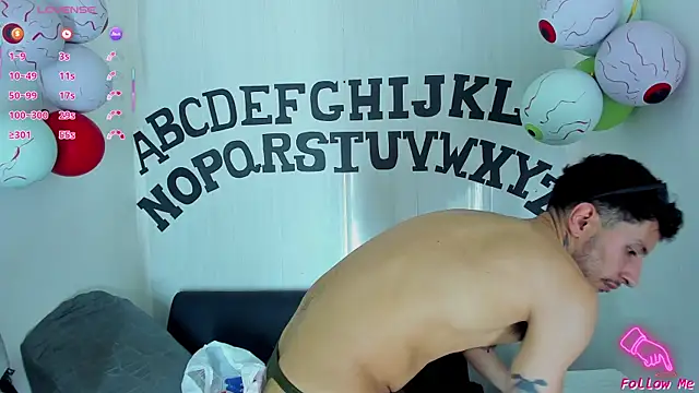 Snapshot of Piggy_Eddy chatting on 10/19/25, 08:42 Piggy Eddy online show from 10/19/25, 08:42