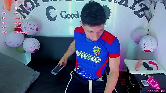 Snapshot of Piggy_Eddy chatting on 10/22/25, 08:41 Piggy Eddy online show from 10/22/25, 08:41