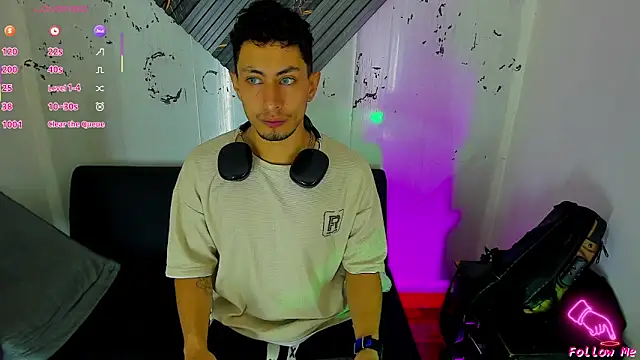 Snapshot of Piggy_Eddy chatting on 11/21/25, 12:48 Piggy Eddy online show from 11/21/25, 12:48