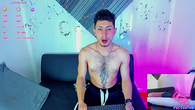 Snapshot of Piggy_Eddy chatting on 11/23/25, 12:21 Piggy Eddy online show from 11/23/25, 12:21