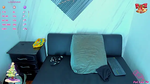 Snapshot of Piggy_Eddy chatting on 12/15/25, 04:50 Piggy Eddy online show from 12/15/25, 04:50