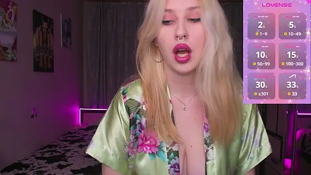 Snapshot of Alice___Rose chatting on 02/17/25, 06:59 Alice Rose online show from 02/17/25, 06:59