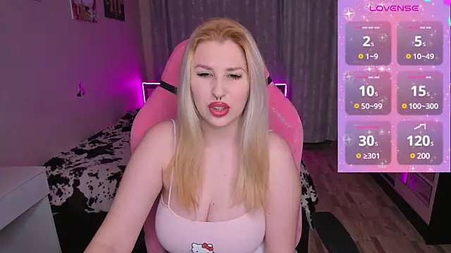 Snapshot of Alice___Rose chatting on 03/13/25, 06:56 Alice Rose online show from 03/13/25, 06:56