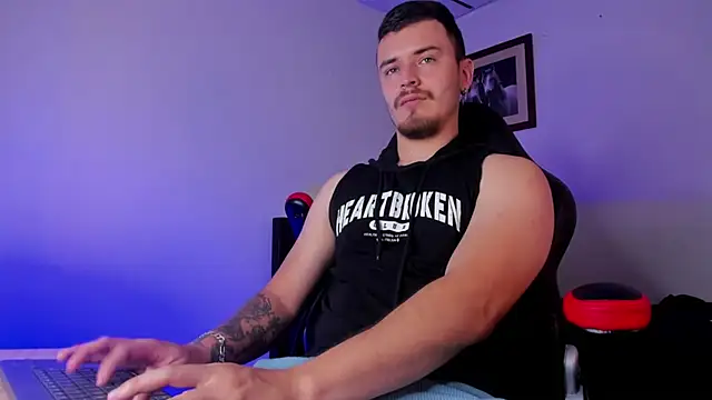 james connor2 online show from 01/07/25, 06:24