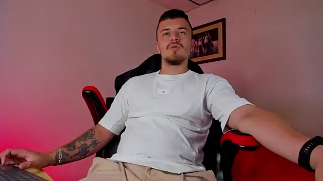 james connor2 online show from 02/05/25, 06:37