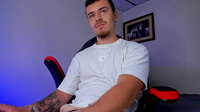 james connor2 online show from 02/25/25, 07:14