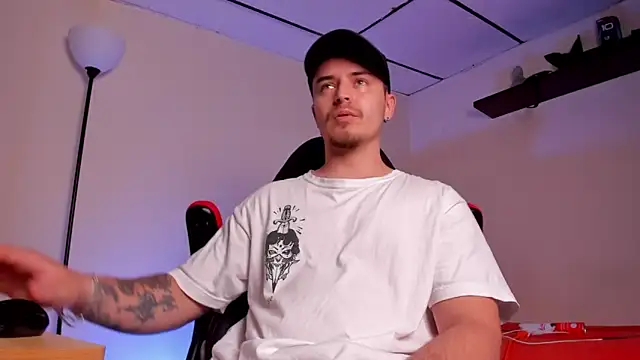 james connor2 online show from 10/12/25, 07:02