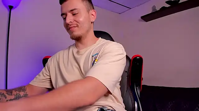 james connor2 online show from 11/03/25, 07:15