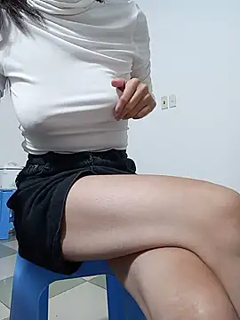 Hera hera online show from 02/21/25, 03:21