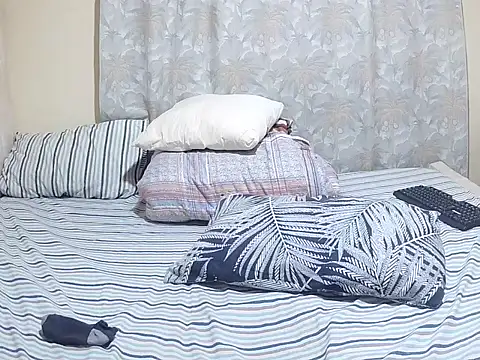 slender sweet online show from 04/14/26, 12:44