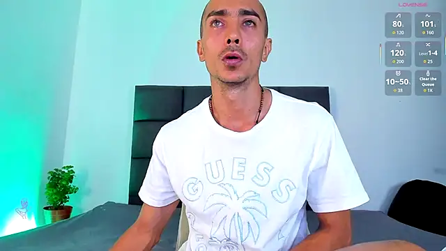 steven hott8 online show from 12/15/25, 04:11