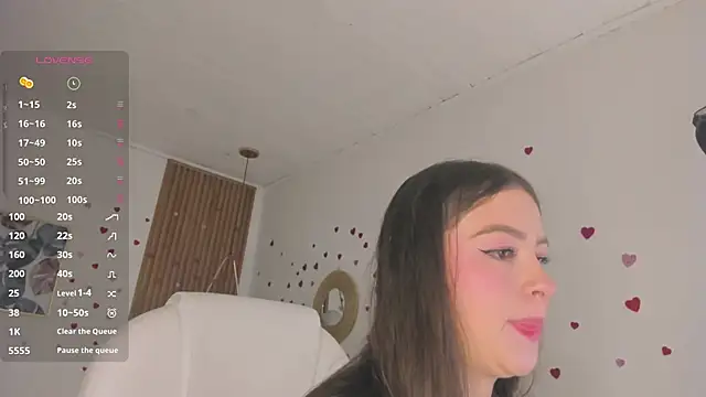 TiffanyWright online show from 04/19/26, 01:32