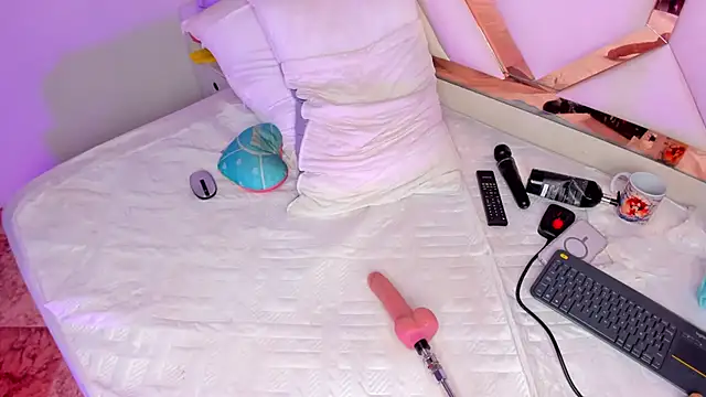 CintiaVega online show from 12/03/25, 12:40