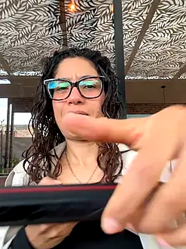 ValeriEvan online show from 11/10/25, 08:30