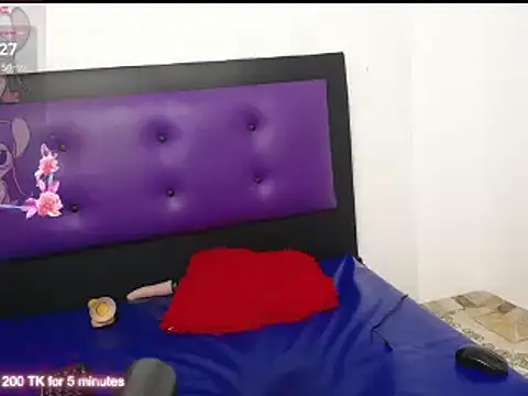 Snapshot of kambelroche chatting on 02/10/25, 12:29 kambelroche online show from 02/10/25, 12:29