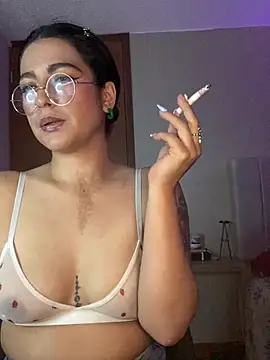 Snapshot of Cleopatracute_ chatting on 12/20/24, 02:30 Cleopatracute online show from 12/20/24, 02:30