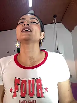 Snapshot of Cleopatracute_ chatting on 01/22/25, 01:42 Cleopatracute online show from 01/22/25, 01:42