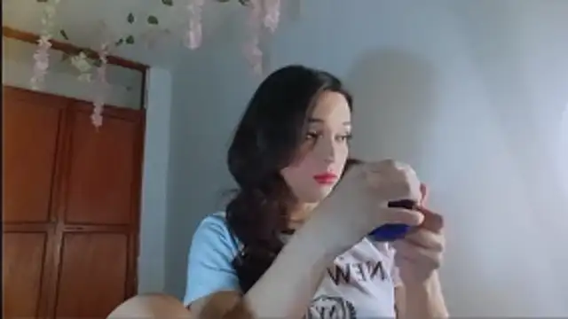 Snapshot of alexaryderr chatting on 05/19/26, 01:28 alexaryderr online show from 05/19/26, 01:28