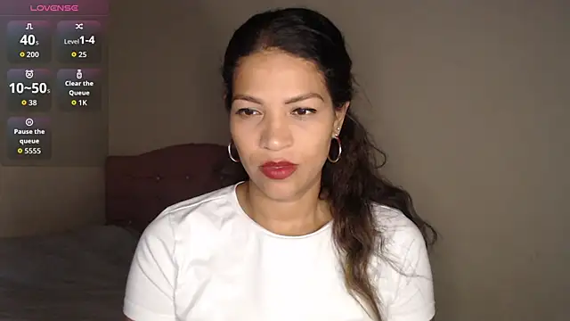 makennaa  online show from 12/03/25, 09:18