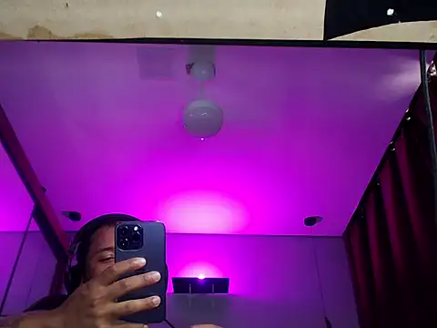 Ale Mineiro online show from 03/15/26, 09:48